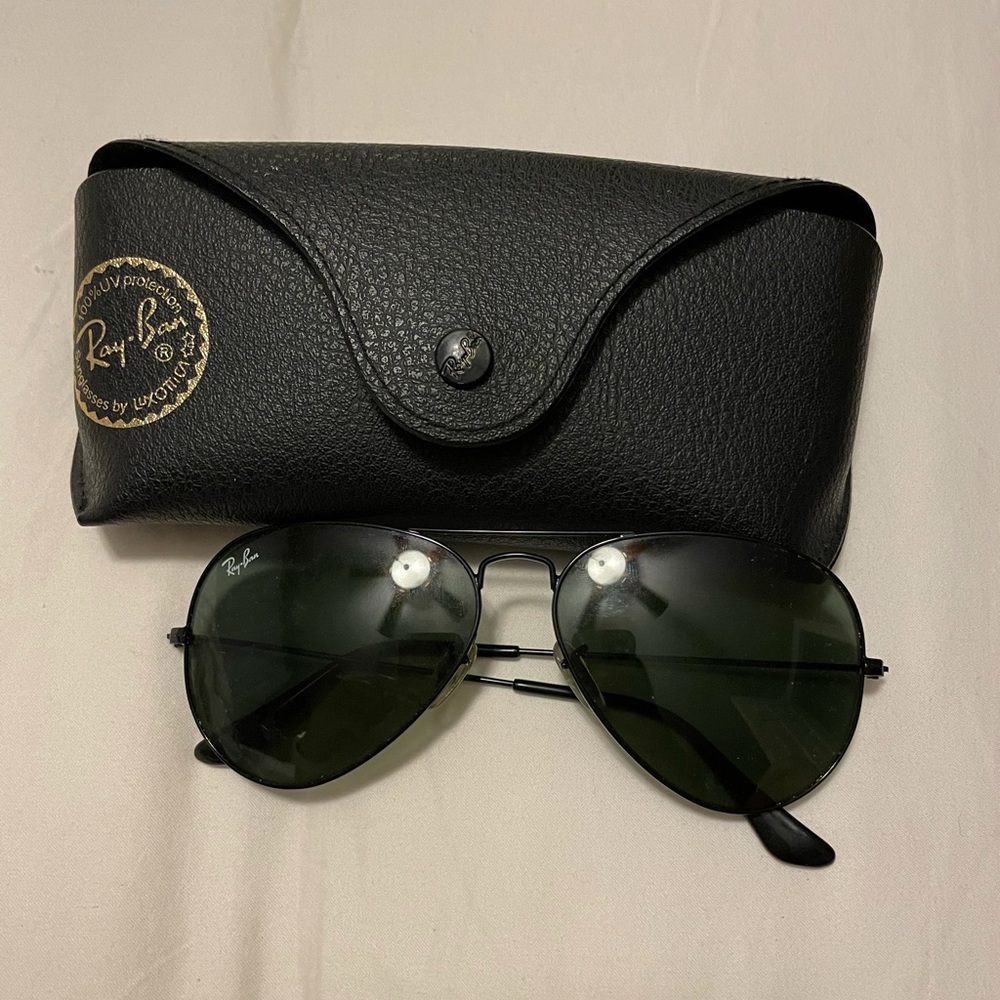 Black Rayban Aviators & case